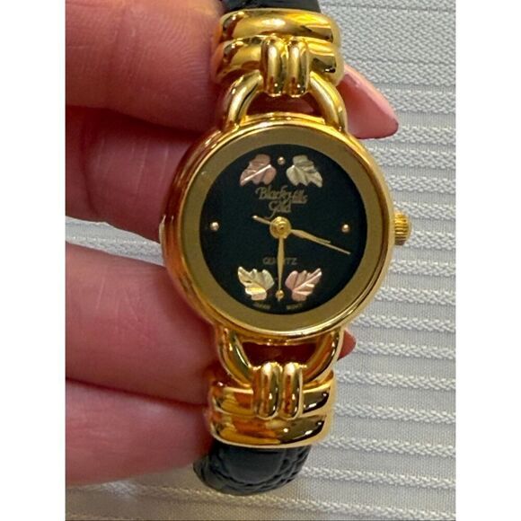 LADIES BLACK HILLS GOLD QUARTZ WRIST WATCH 12K GOLD LEAVES Needs Battery main image 4